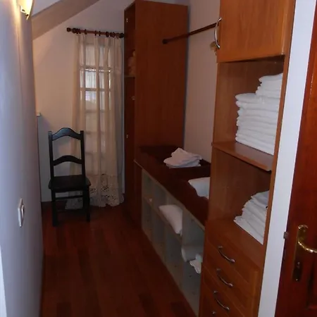 Semesterbostad Nena House *