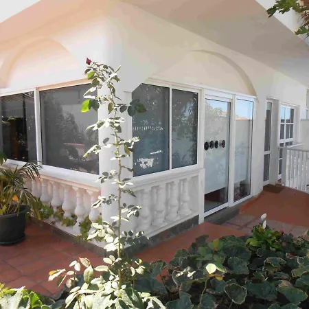 Semesterbostad Nena House